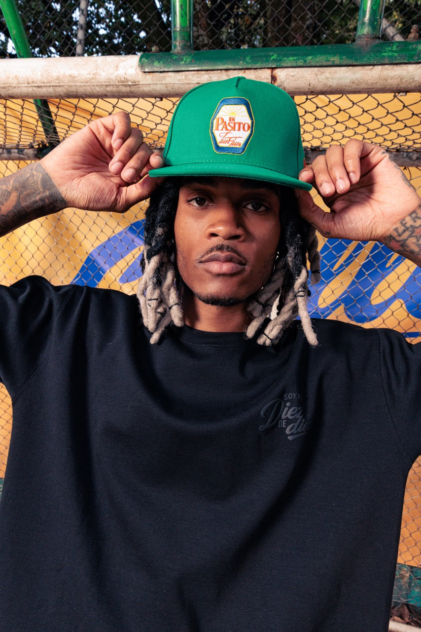 Gorra Futbol Criollo Verde Pasito Tun Tun (Beisbolera)