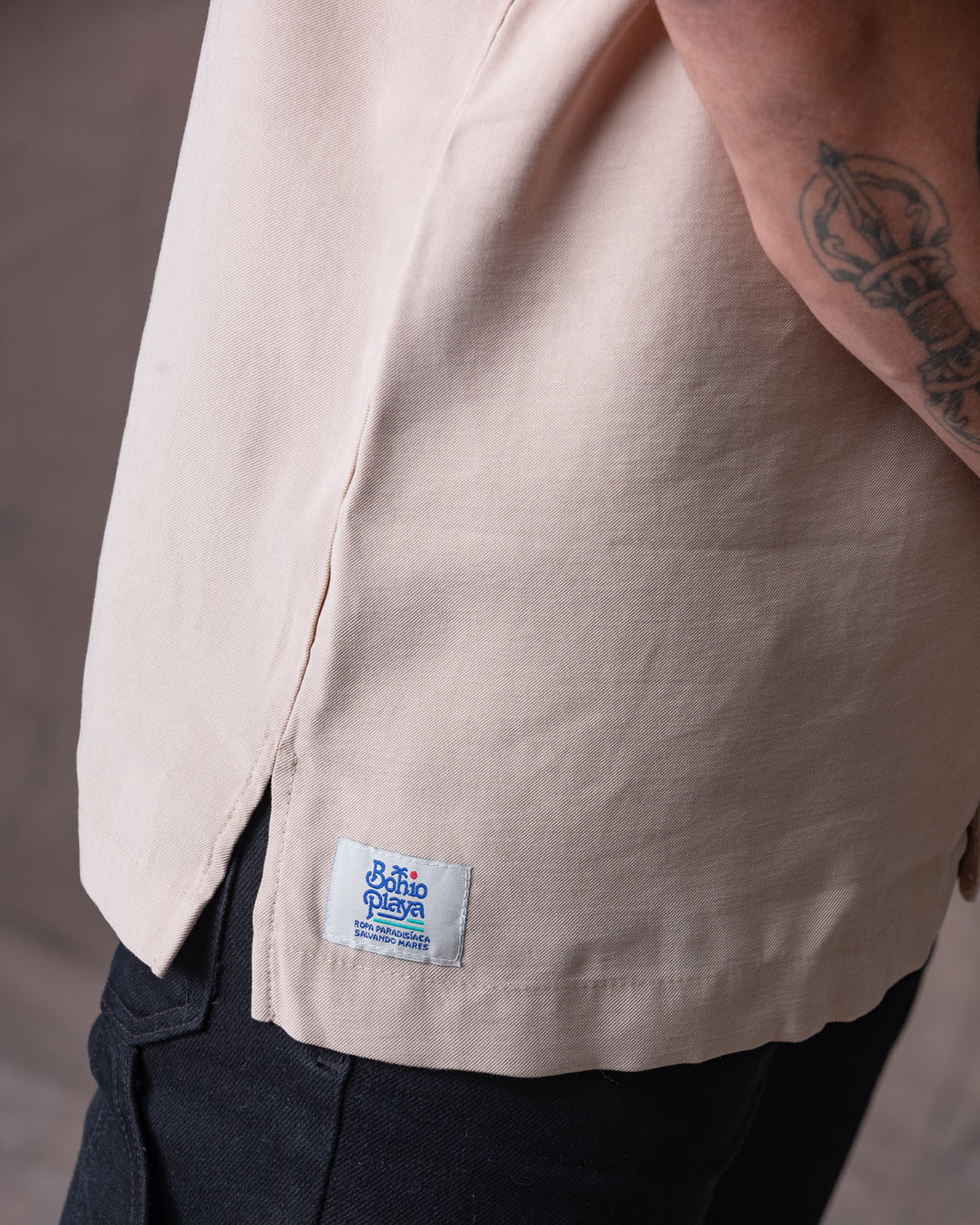 Camisa Unisex Dunan X Bohío Caqui (Rayón)