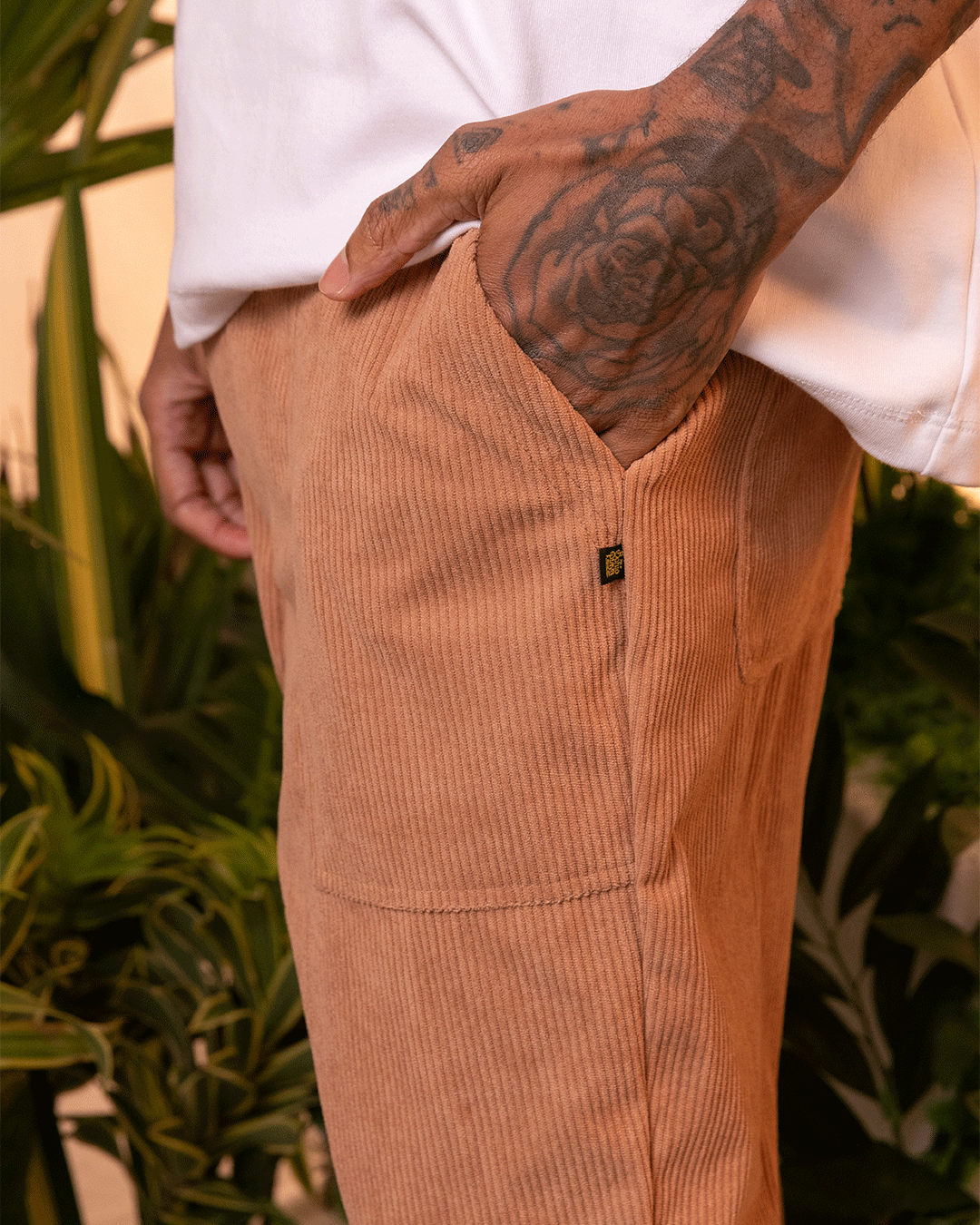 Pantalón Unisex Café (Corduroy)